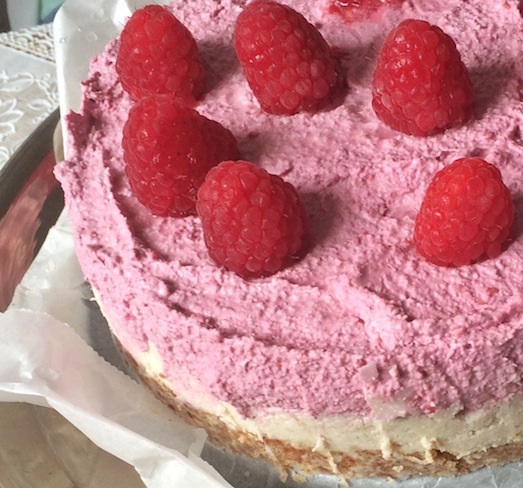 FRAMBOOS-BANAAN CHEESECAKE