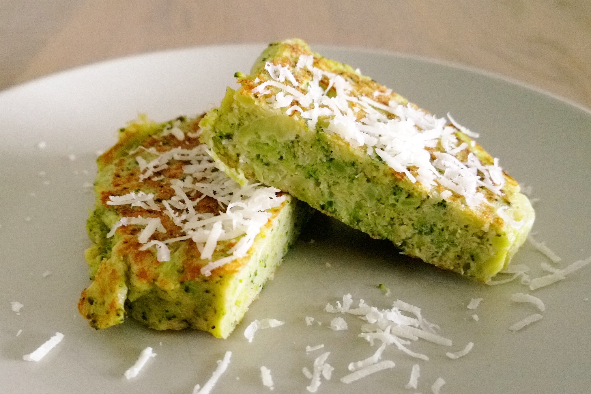 BROCOLLI-CURRY PANNEKOEKEN